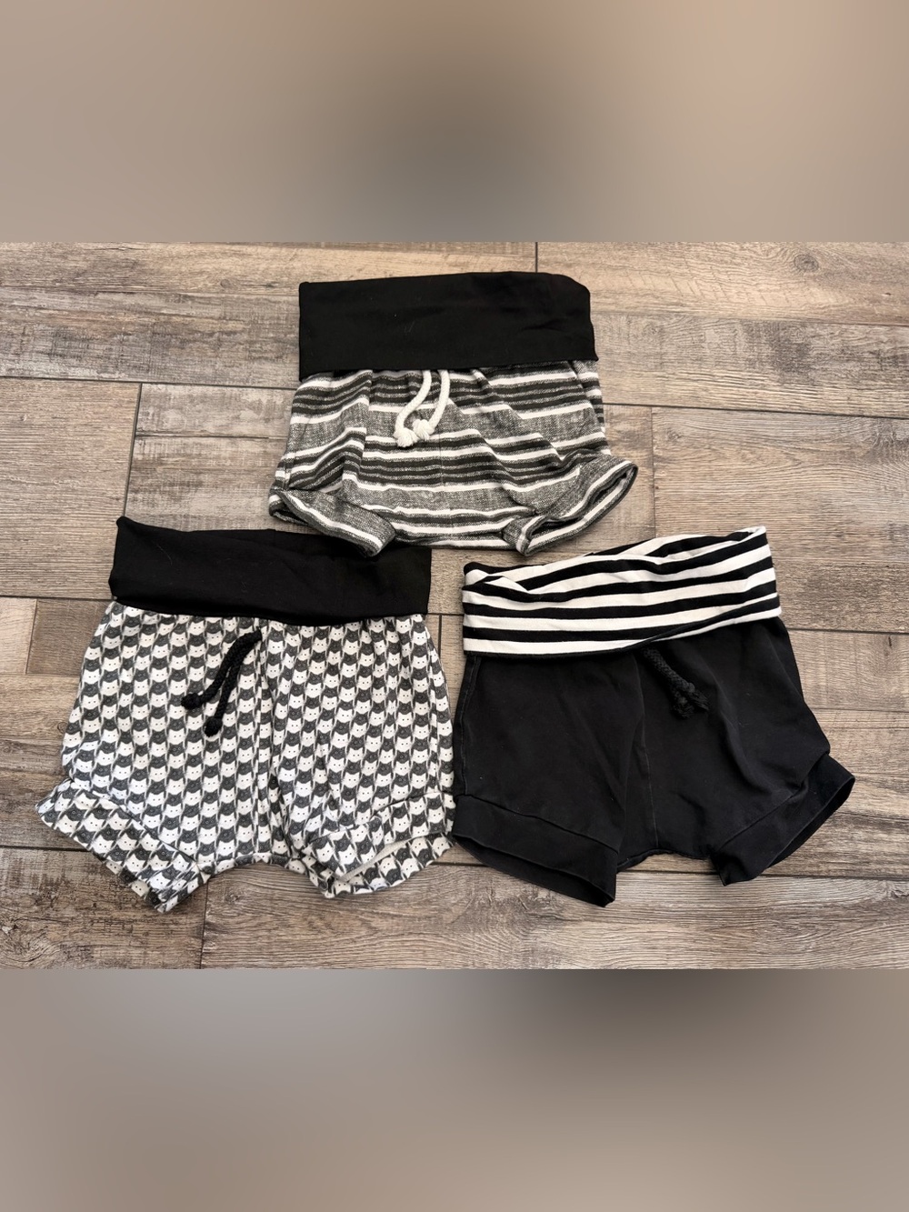 🖤 NWOT Salty 3-Pack Black & Gray Baby/Toddler Foldover Waist Shorts.